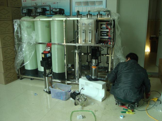 苏州反渗透设备厂家 1,制取电子工业生产如显像管玻壳,显像管,液晶